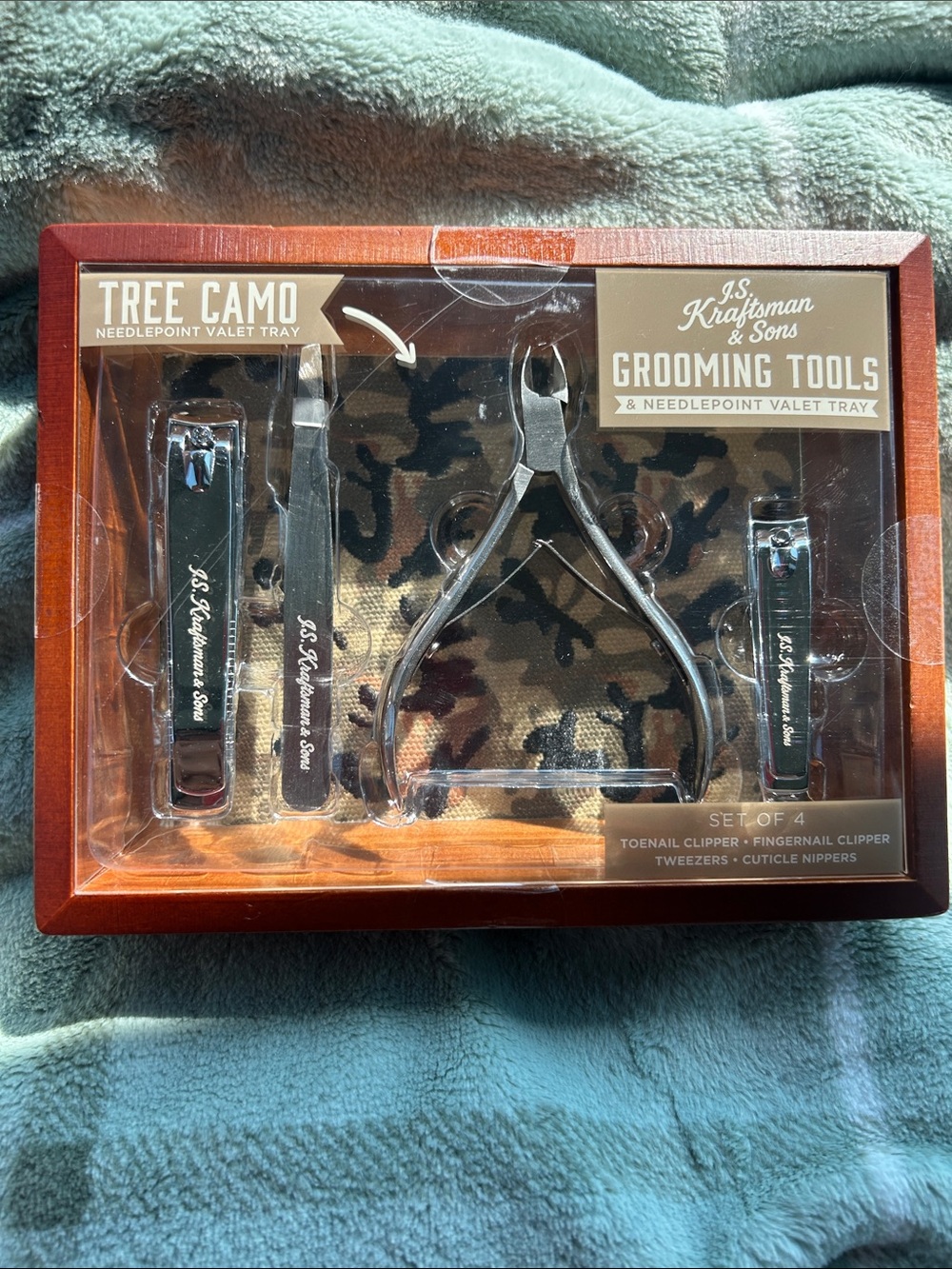 Tree Camo Men’s Grooming Tools Set - Black & Brown